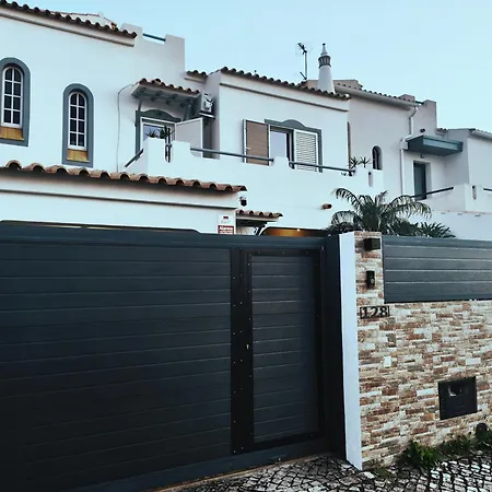 Feriehus Casa Familiar Vista Mar - 4 Quartos - Bbq E Terraco