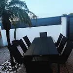 Holiday home Casa 4 Quartos Espacosa, Vista Mar A 500mts Da Guia (Faro)