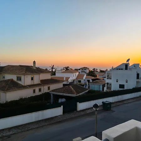 Casa Familiar Vista Mar - 4 Quartos - Bbq E Terraco בית נופש