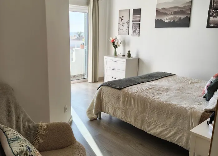 Hébergement de vacances Casa 4 Quartos Espaçosa, Vista Mar A 500mts Da *
