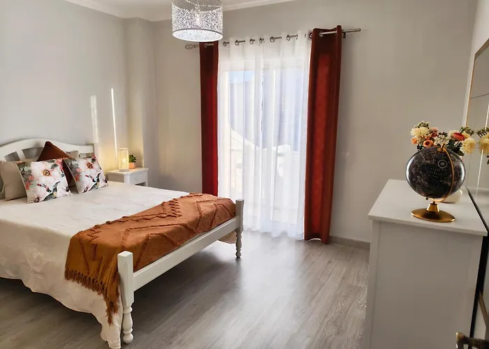 Hébergement de vacances Casa 4 Quartos Espaçosa, Vista Mar A 500mts Da *