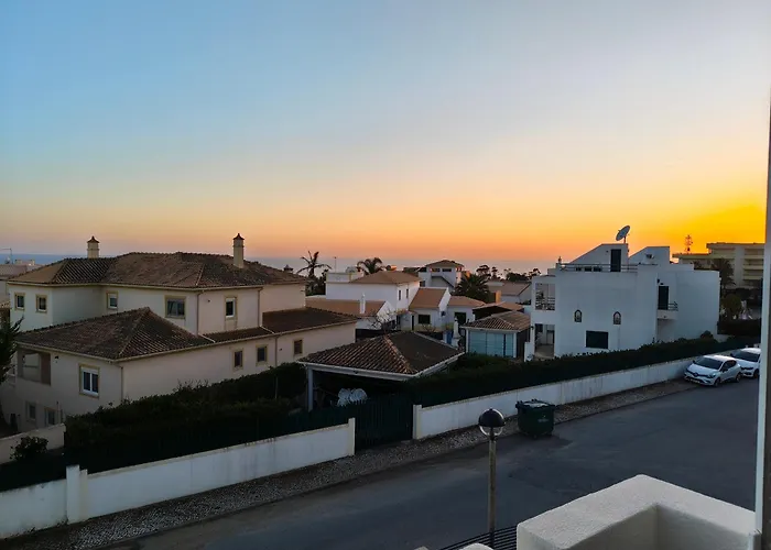 Casa 4 Quartos Espaçosa, Vista Mar A 500mts Da Hébergement de vacances
