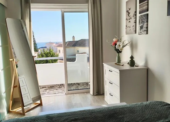 Hébergement de vacances Casa 4 Quartos Espaçosa, Vista Mar A 500mts Da *