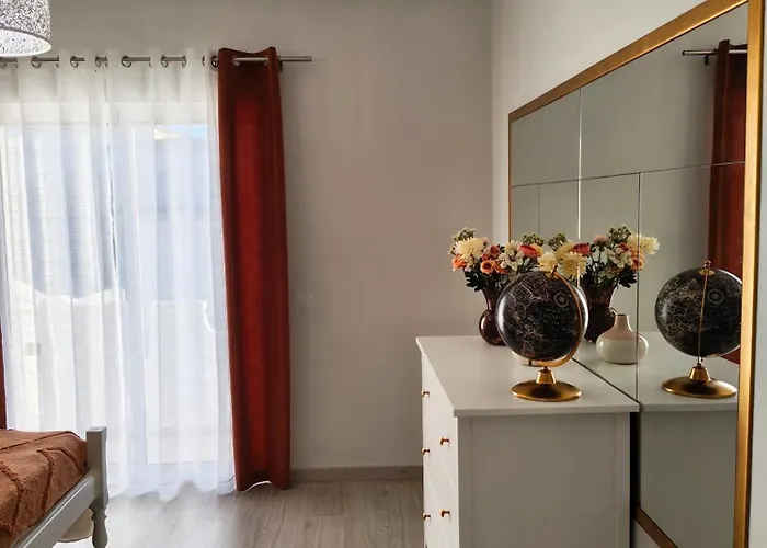 Casa 4 Quartos Espaçosa, Vista Mar A 500mts Da