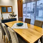 Casa 4 Quartos Espacosa, Vista Mar A 500mts Da Guia (Faro)