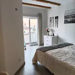 Casa vacanze Casa 4 Quartos Espacosa, Vista Mar A 500mts Da Guia (Faro)